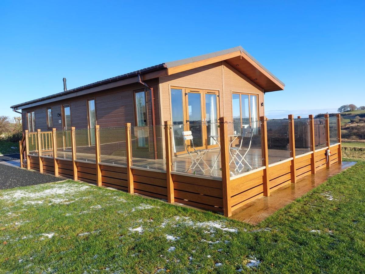 Luxury Family Beechwood Lodge With Hot Tub Lochwinnoch 外观 照片