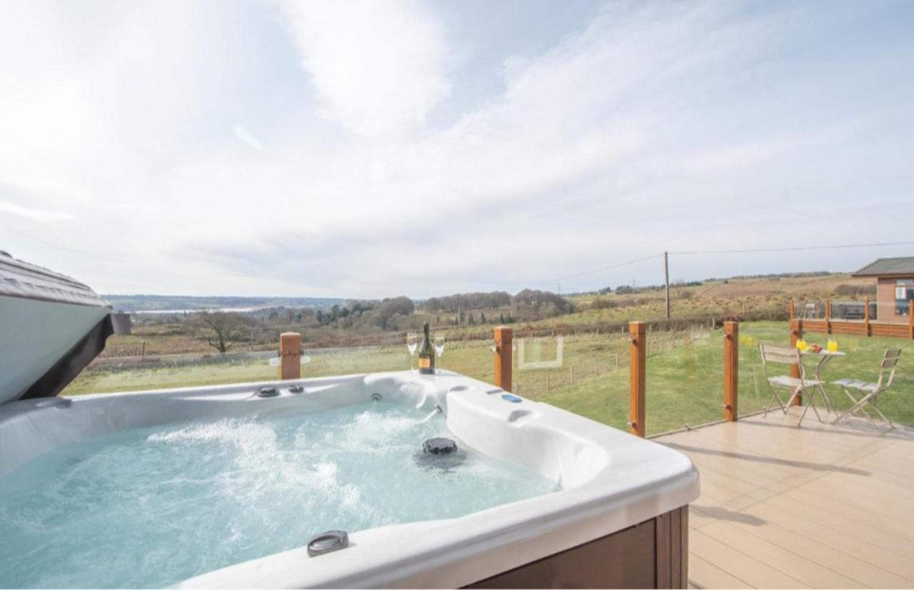 Luxury Family Beechwood Lodge With Hot Tub Lochwinnoch 外观 照片