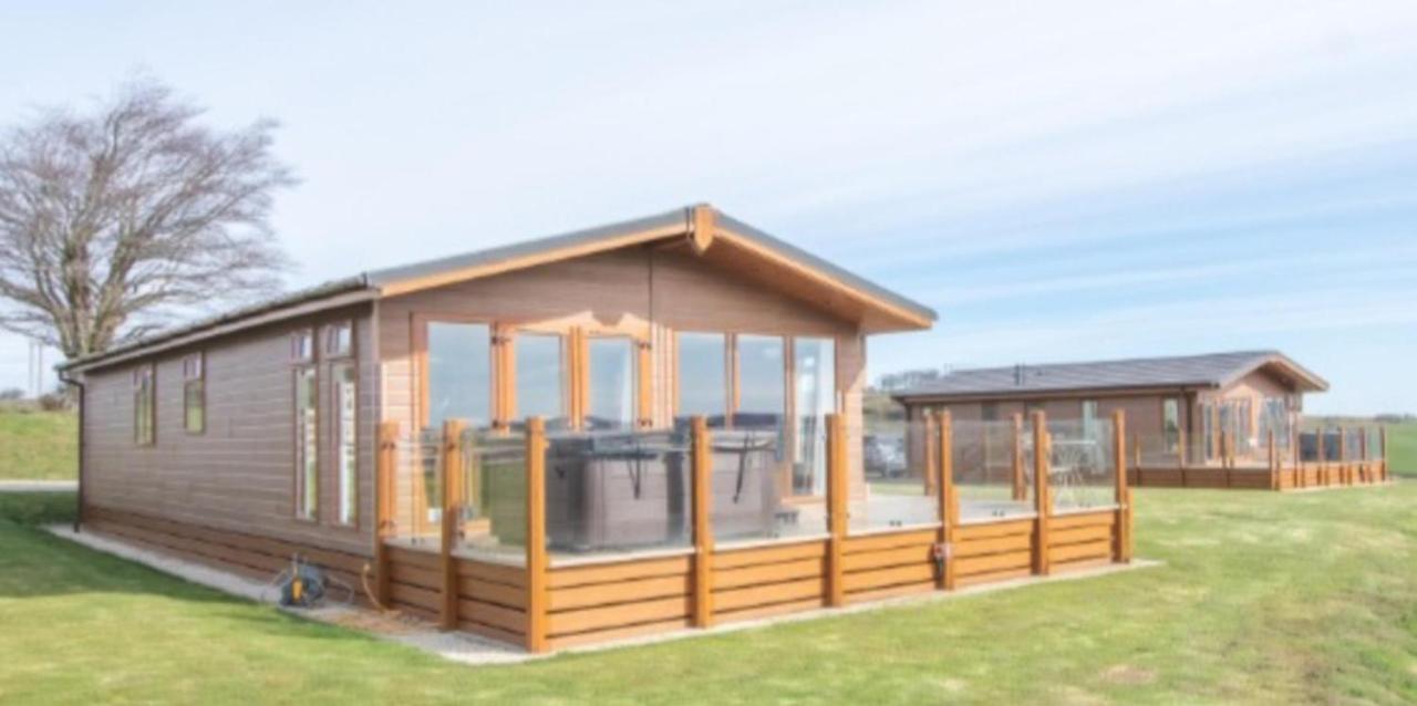 Luxury Family Beechwood Lodge With Hot Tub Lochwinnoch 外观 照片