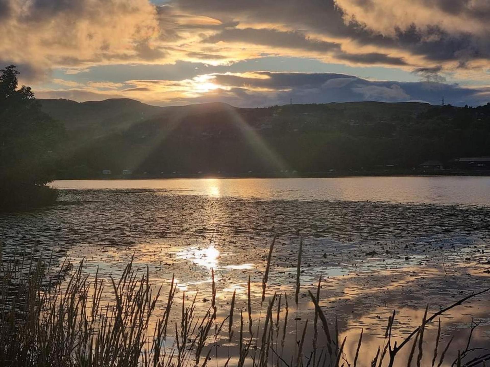 Luxury Family Beechwood Lodge With Hot Tub Lochwinnoch 外观 照片